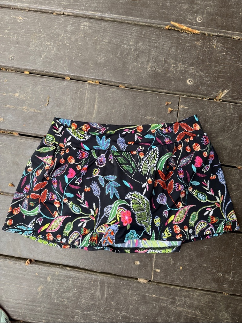 VENUS Black Floral Swimsuit Skirt with Multicolor Print size 6